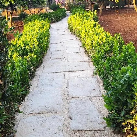 Borgo Pida Paceco
